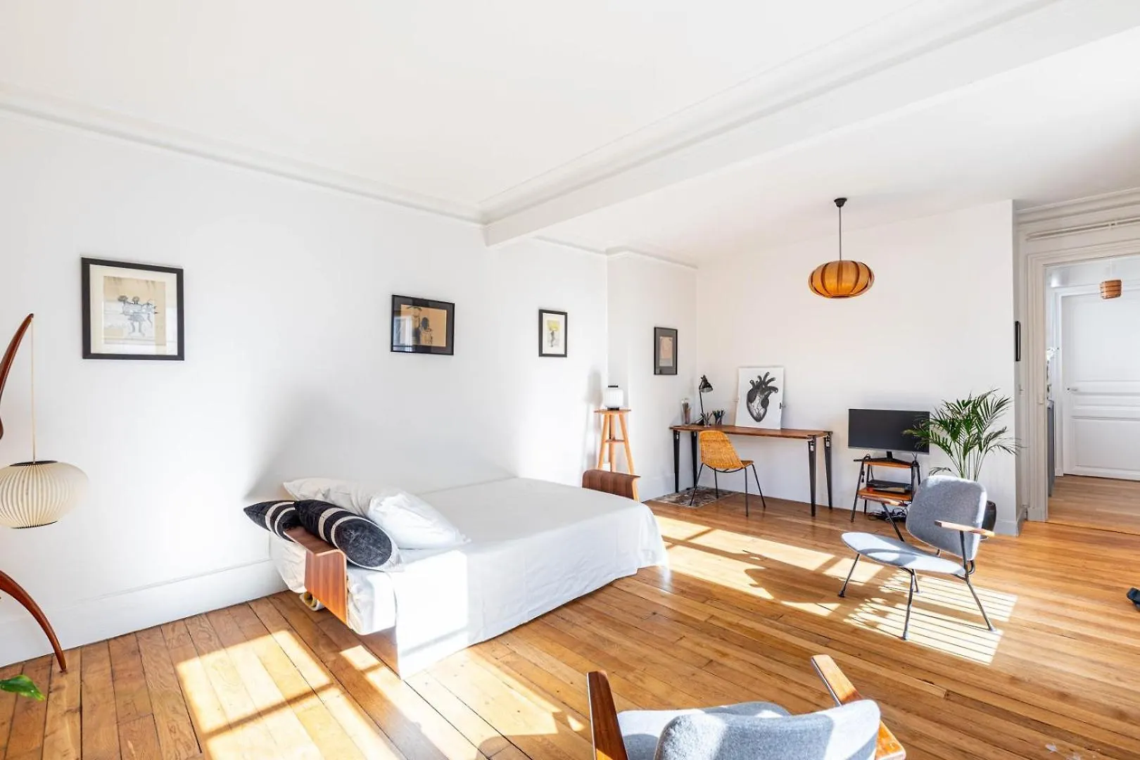 Апартаменты Guestready - A Zen Haven Near Montmartre Париж Франция